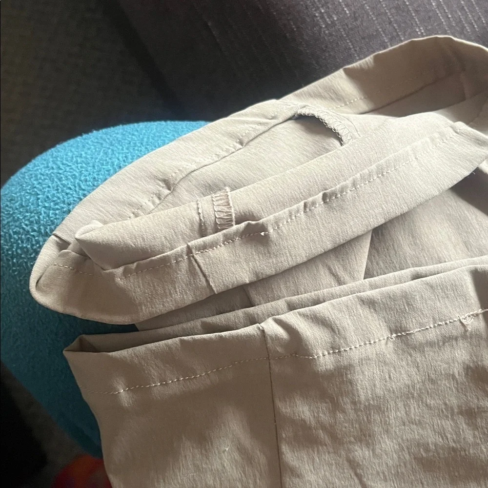 EXCELLENT CONDITION WOMEN’S SIZE 2 ATHLETA LOW RISE DIPPER CARGO BOOTCUT PANTS